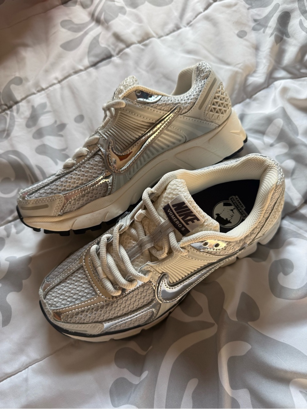 Nike Women’s Vomero 5 Shoes
